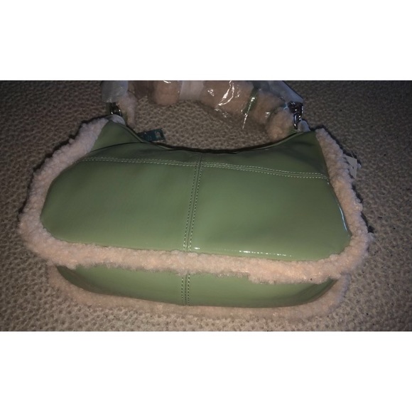💕❤️😍MAKE AN OFFER! NWT TOPSHOP SEAGREEN FUR CHAIN BAG😍💕 - Picture 3 of 4